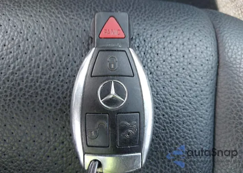 2010 Mercedes-Benz C 300 Luxury 4Matic/Sport 4Matic из США, поврежденный, VIN WDDGF8BB7AR106510